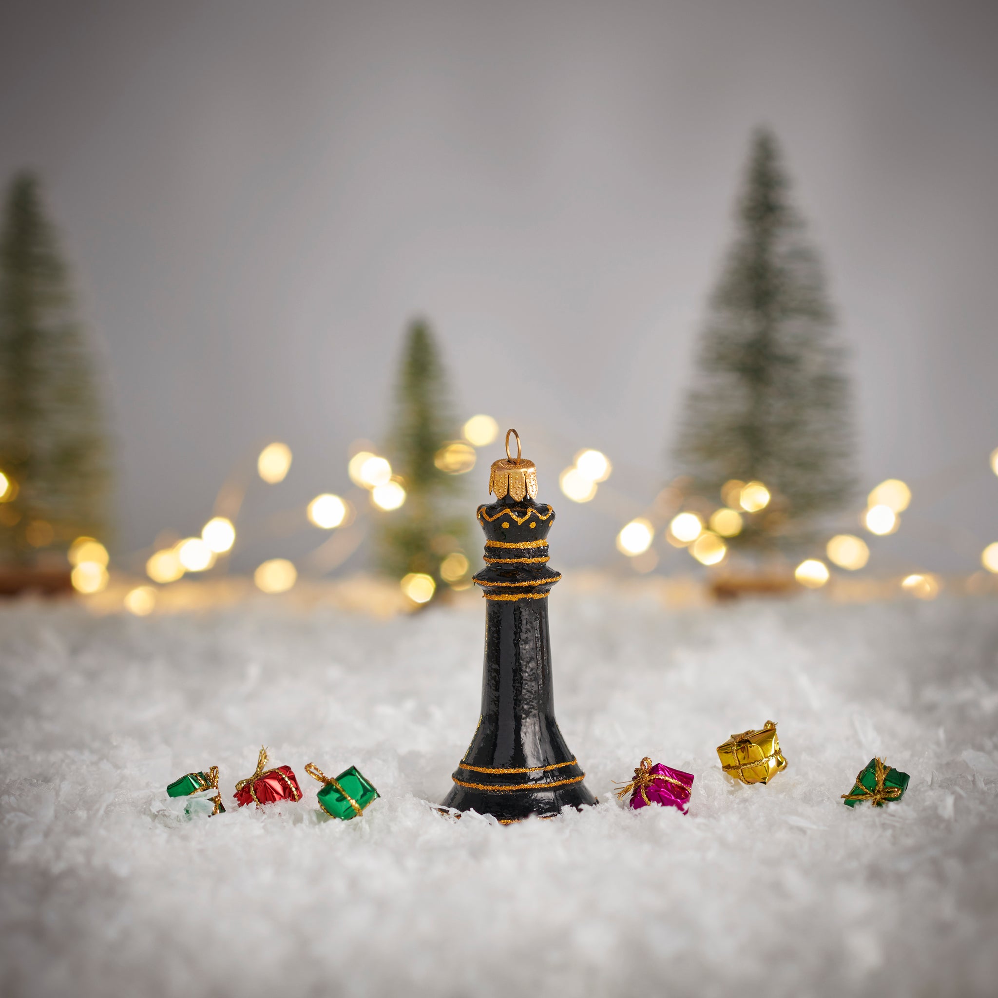 3 Piece Black, White And Gold Chess Piece Christmas Tree Decoration – Buddy  And Bailey Decorations
